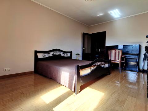 будинок за адресою Вишнева вул.