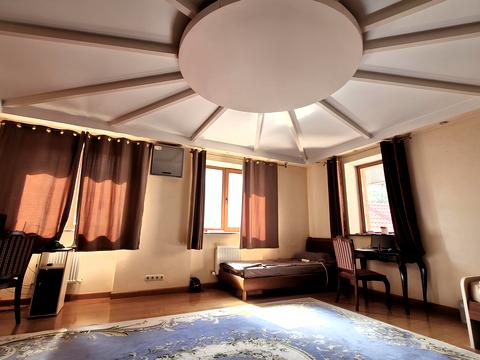 будинок за адресою Вишнева вул.