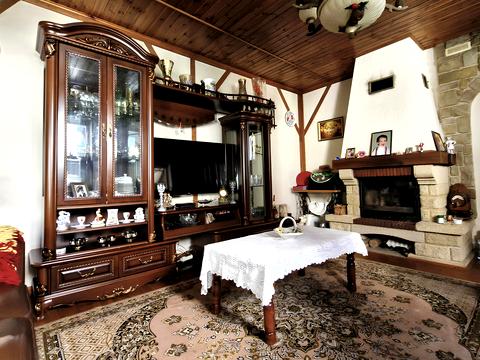 будинок за адресою Вишнева вул.