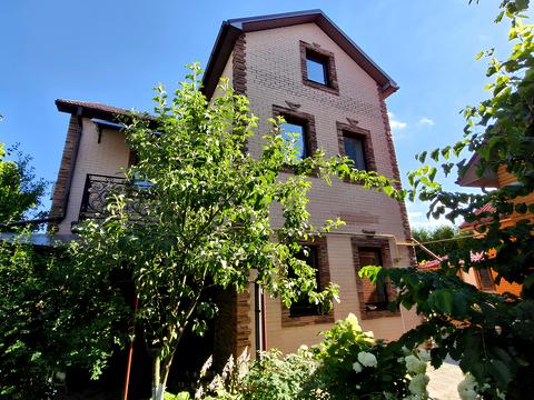 будинок за адресою Вишнева вул.