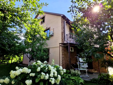 будинок за адресою Вишнева вул.