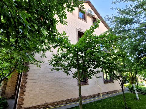 будинок за адресою Вишнева вул.