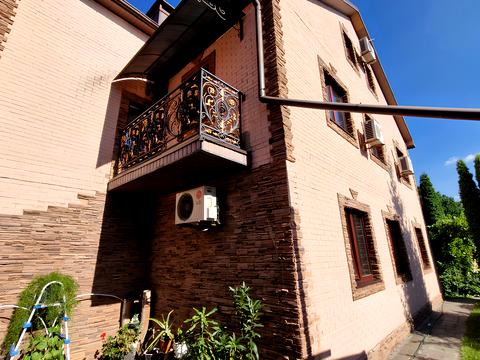 будинок за адресою Вишнева вул.