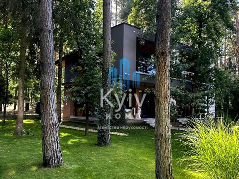 будинок за адресою Першотравнева вул.