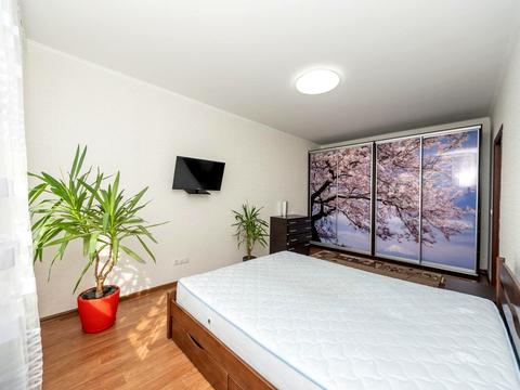 квартира за адресою Софії Русової вул., 7