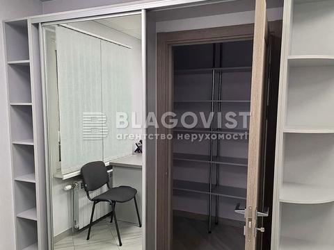 комерційна за адресою Урлівська вул., 20