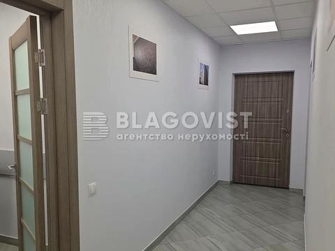 комерційна за адресою Урлівська вул., 20