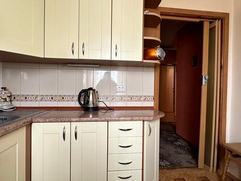 квартира за адресою Довженка вул., 12