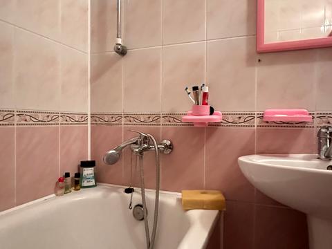 квартира за адресою Довженка вул., 12