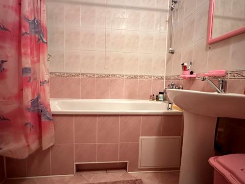 квартира за адресою Довженка вул., 12