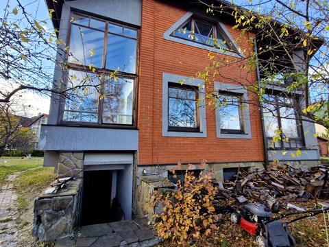 дом по адресу Анатолия Соловьяненко ул.