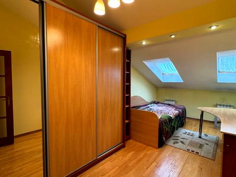 квартира за адресою Євгена Коновальця вул. (), 17