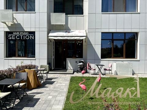 комерційна за адресою Андрія Верхогляда вул. (Михайла Драгомирова), 15-Б