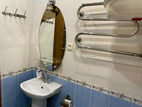 квартира за адресою Гетьмана Петра Дорошенка вул. (Генерала Грушевого), 14