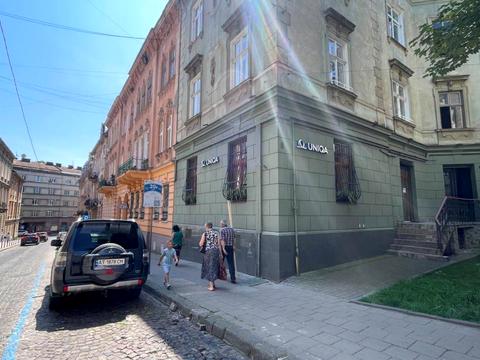 коммерческая по адресу Вербицького, 9