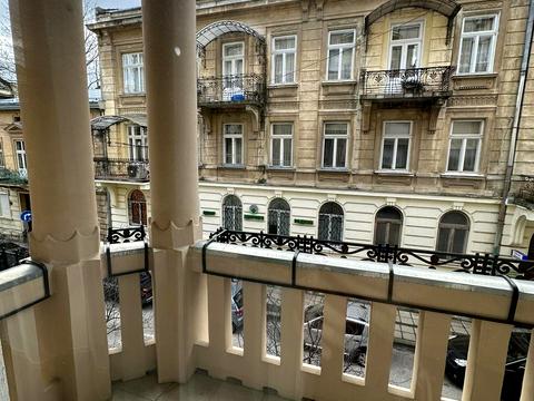 квартира за адресою Олександра Кониського вул. (), 6