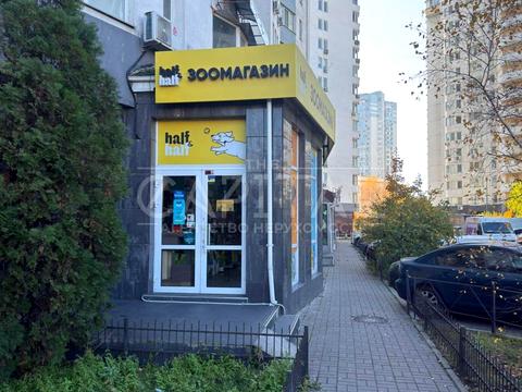 комерційна за адресою Миколи Бажана просп., 16