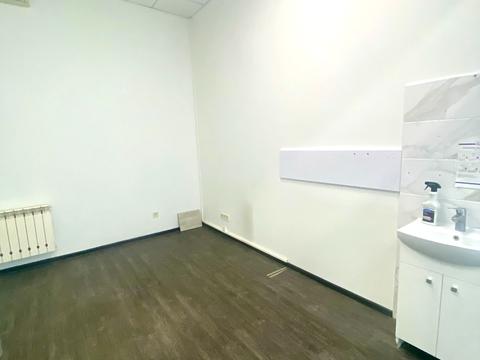 комерційна за адресою Костя Левицького вул. (), 55а