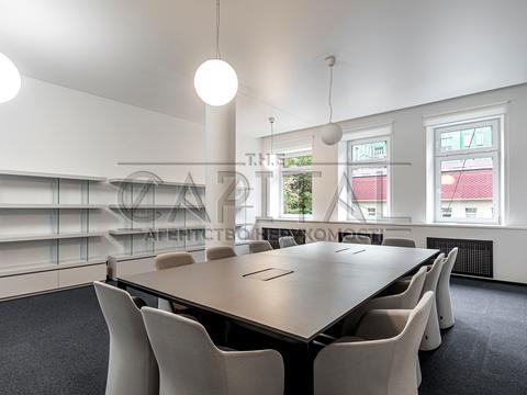 комерційна за адресою Євгена Чикаленка вул. (Пушкінська), 34