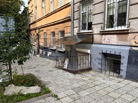 комерційна за адресою Шумлянських вул. (Івана Сєченова), 11