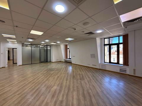 коммерческая по адресу Большая Васильковская ул. (Красноармейская), 1-3