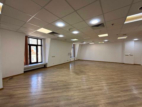 коммерческая по адресу Большая Васильковская ул. (Красноармейская), 1-3