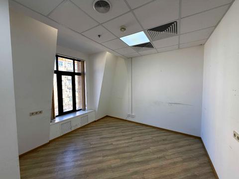 коммерческая по адресу Большая Васильковская ул. (Красноармейская), 1-3