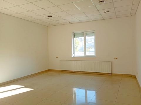 комерційна за адресою Тичини вул., 1