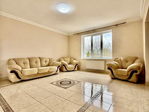 будинок за адресою Головна