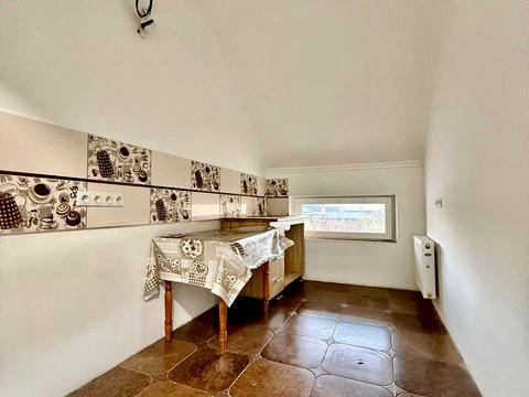 будинок за адресою Головна