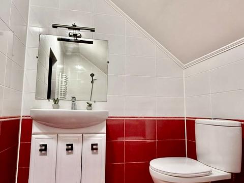 будинок за адресою Головна