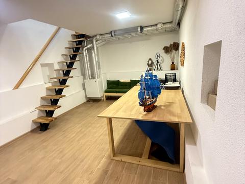 комерційна за адресою Пирогова вул., 76а