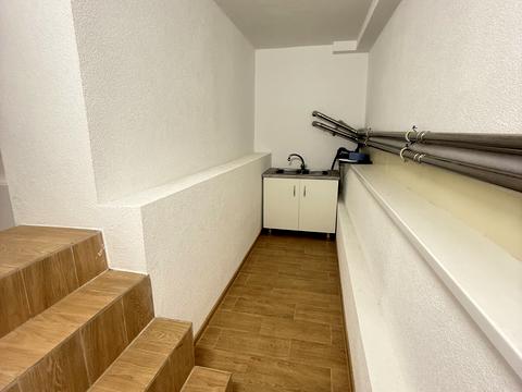 комерційна за адресою Пирогова вул., 76а