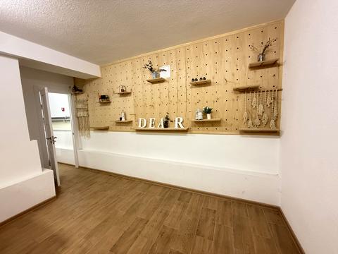 комерційна за адресою Пирогова вул., 76а