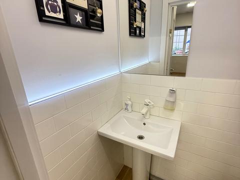 комерційна за адресою Пирогова вул., 76а