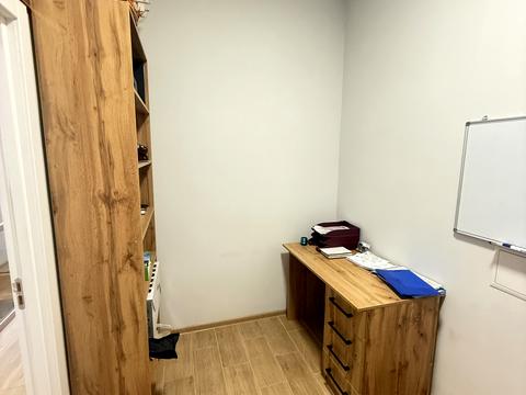 комерційна за адресою Пирогова вул., 76а