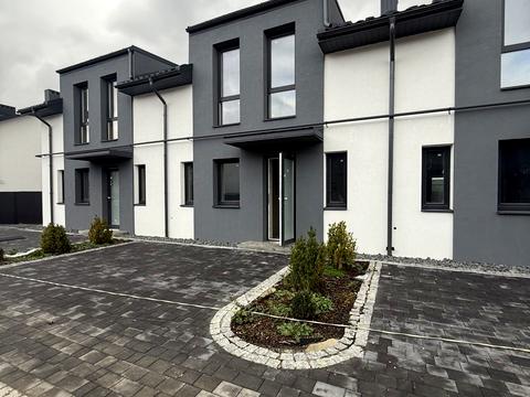 будинок за адресою Місячна вул.