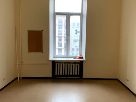 комерційна за адресою Хрещатик вул., 8