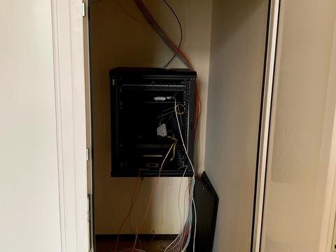 комерційна за адресою Хрещатик вул., 8