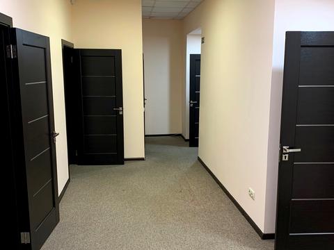 комерційна за адресою Хрещатик вул., 8