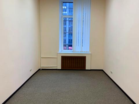 комерційна за адресою Хрещатик вул., 8