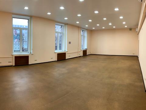 комерційна за адресою Хрещатик вул., 8