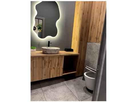 комерційна за адресою Дніпровська набережна вул., 20-А