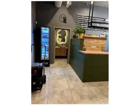 комерційна за адресою Дніпровська набережна вул., 20-А