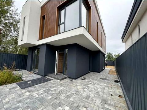 будинок за адресою Бульвар Дружби