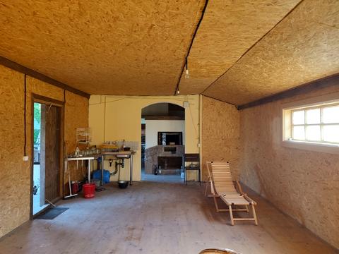 коммерческая по адресу Івана Франка, 1