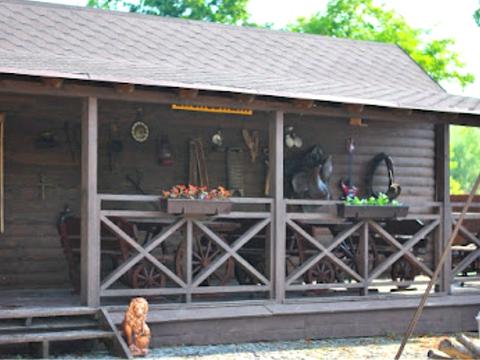 коммерческая по адресу Івана Франка, 1