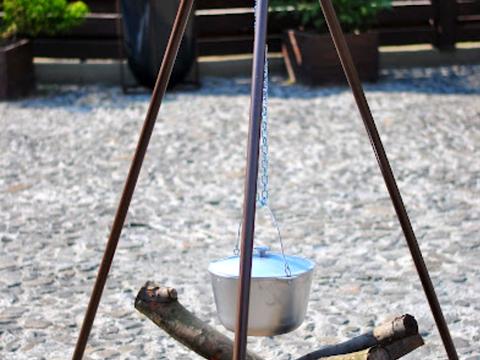 коммерческая по адресу Івана Франка, 1