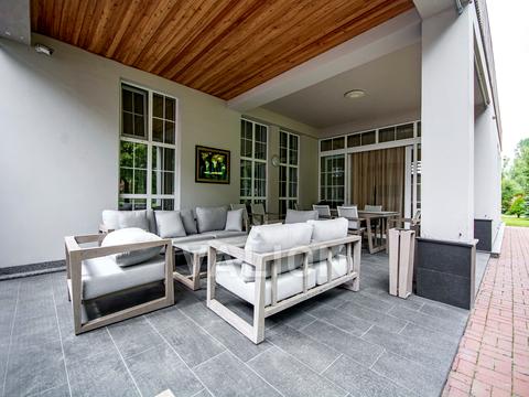 дом по адресу Строителей, 9