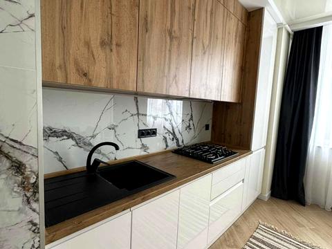 квартира за адресою Героїв Майдану вул. (Червоноармійська), 192